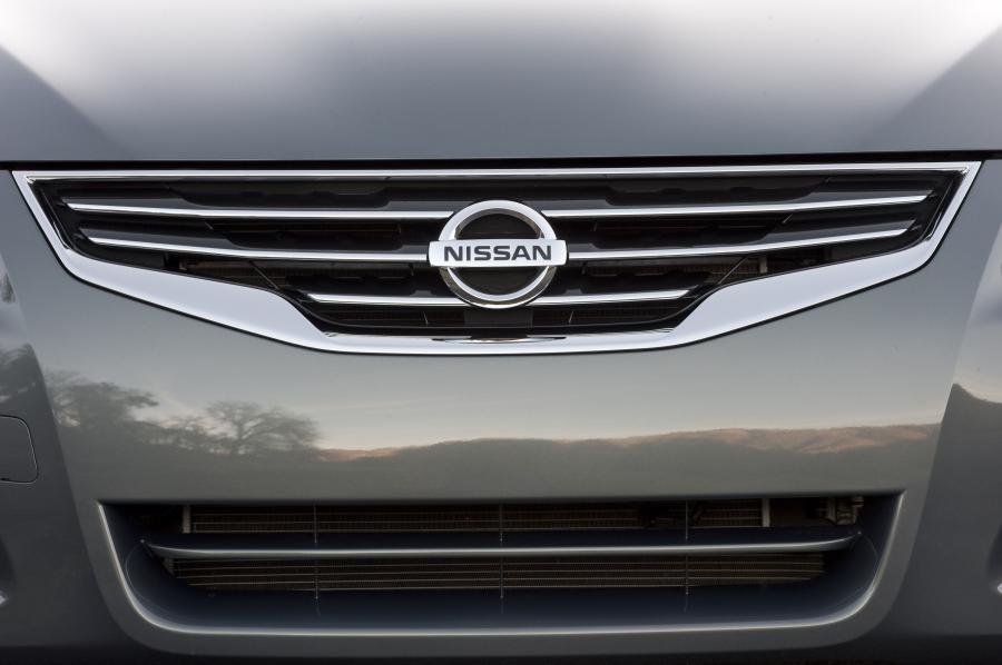  Nissan Altima Hybrid 2010 года  (фото 29 из 48)